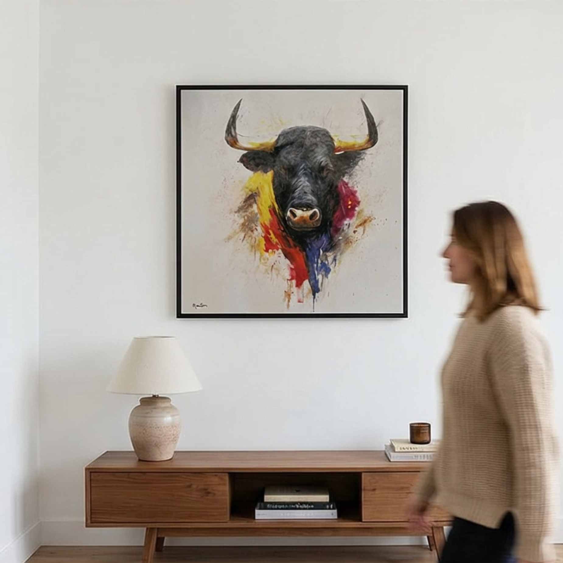 Obra de arte con toro y colores vivos