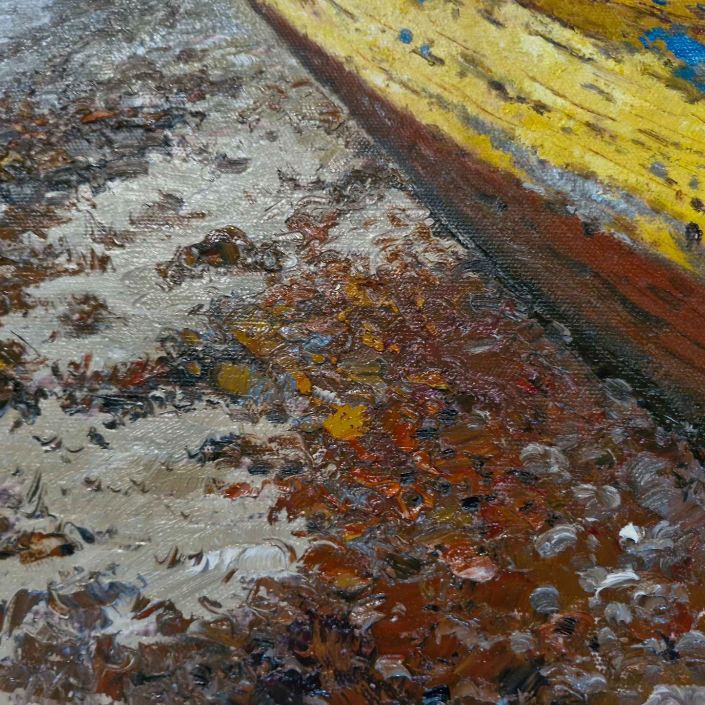 Arte marino con barca abandonada y cielo azul