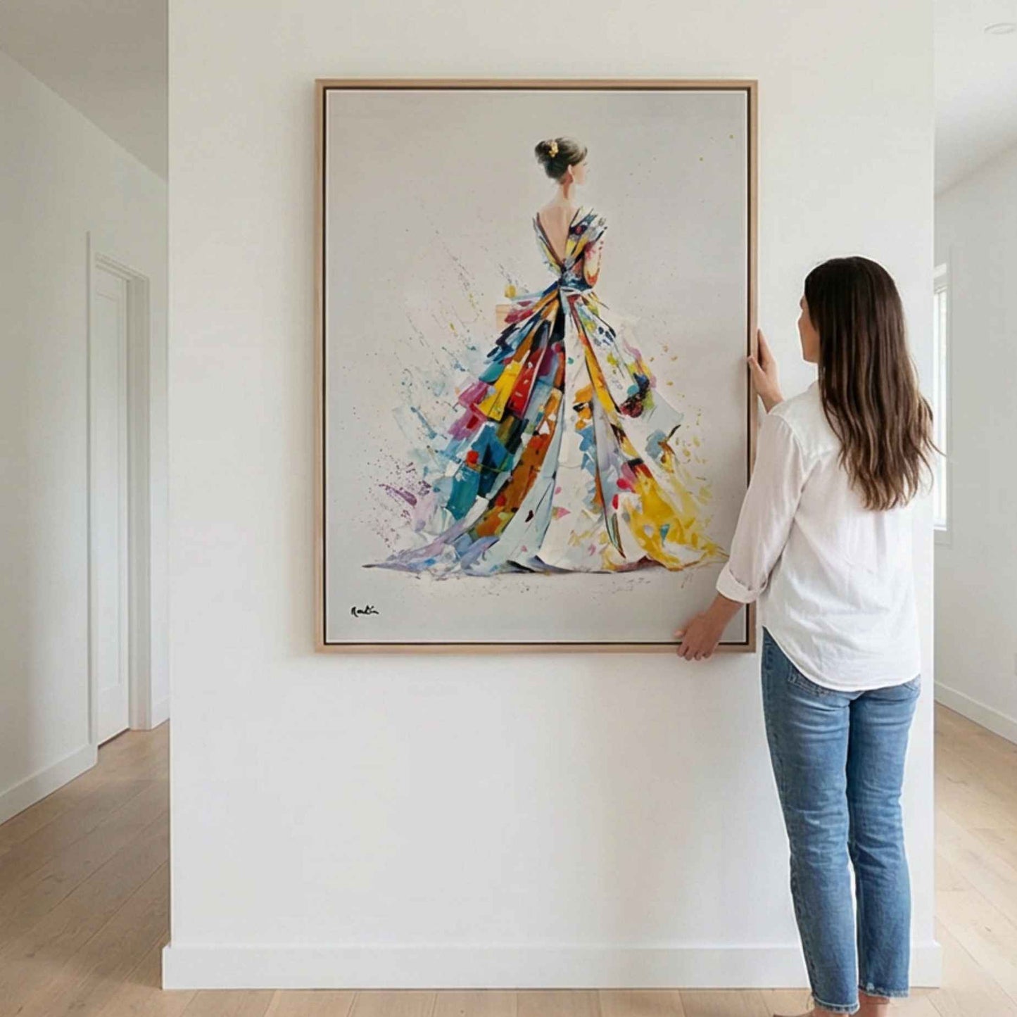 Lienzo pintado con vestido abstracto de colores vivos